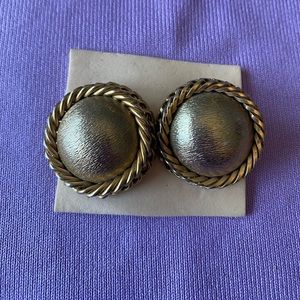 Vintage Marvella, gold tone, 1 inch button earrings clip